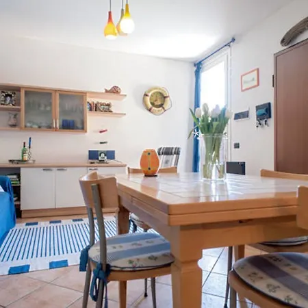 Moderno Vicino Al Mare Apartmán *